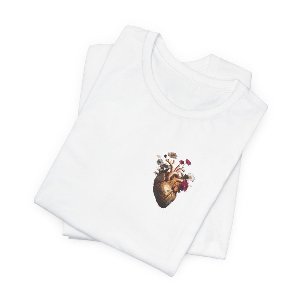 T-Shirt mit Herz-Print auf der Brust.